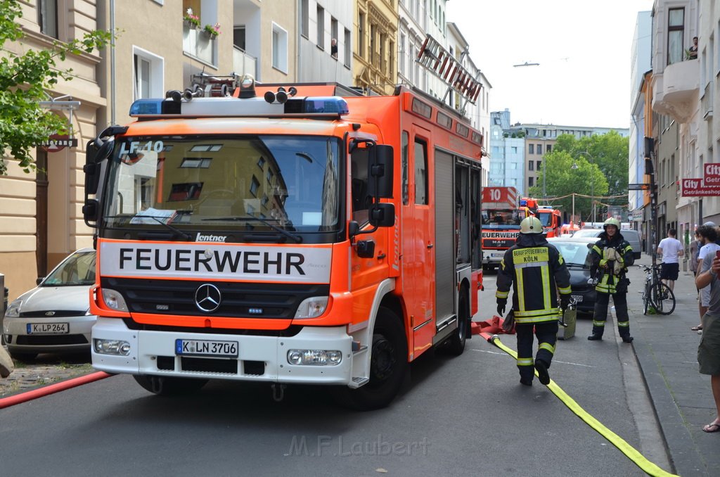 Feuer 2 Y Koeln Altstadt Kyffhaeuserstr P013.JPG - Miklos Laubert
